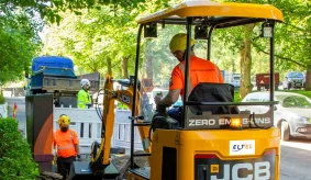 eltel-and-helen-electric-excavator_2021_v2